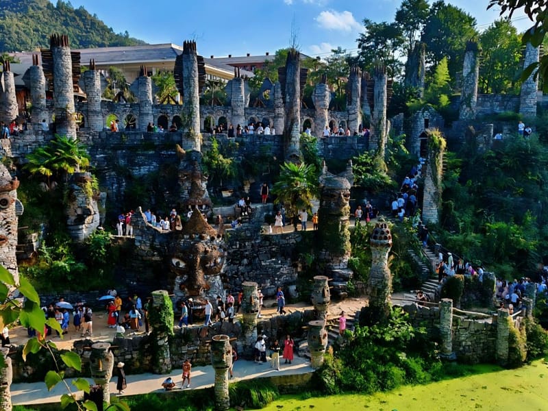 Guiyang: Yelang Valley & Huaxi Shili River Beach Tour