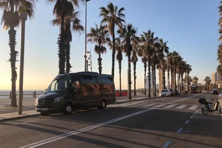 Private Transfer from Barcelona City to the Airport for a group up to 15 people 3