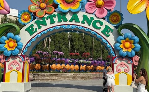 Dubai Miracle Garden and Global Village Tour from Ras al Khaimah