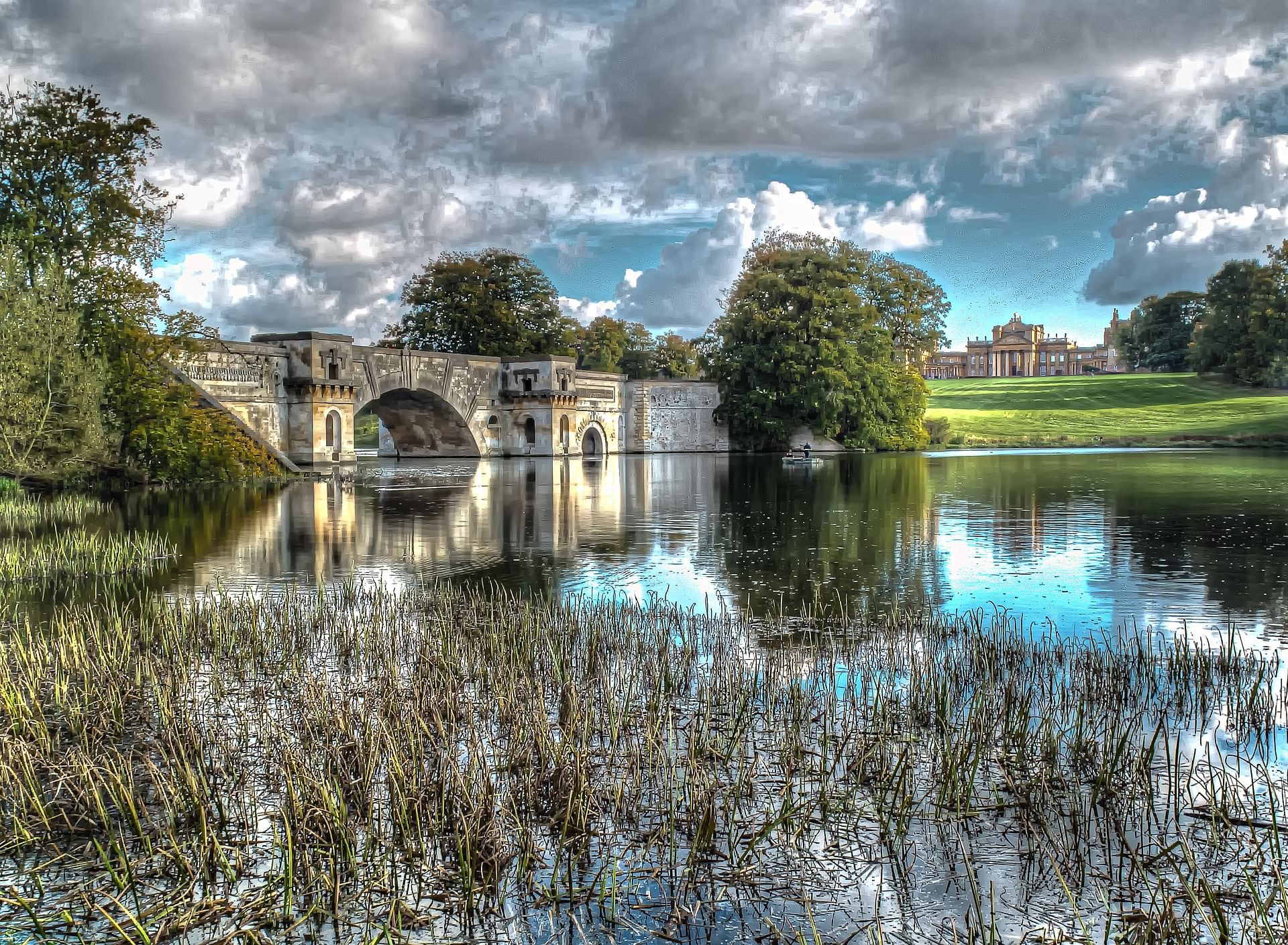  Cotswold, Oxford & Blenheim Palace Private Tour including Pass