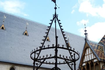 Historic Walking Tour of Beaune in Côte-d'Or, France