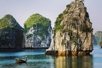 Day Trip to Bai Tu Long Bay: Uncover Hidden Gems and Explore Cave