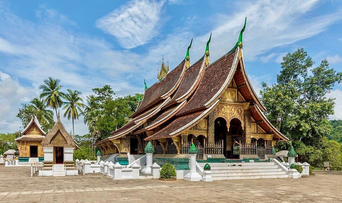 Sunset cruise on Luang Prabang river