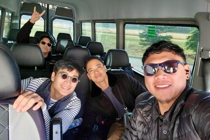 From Calgary YYC Airport: Hassle-free Private Transfer to Banff.