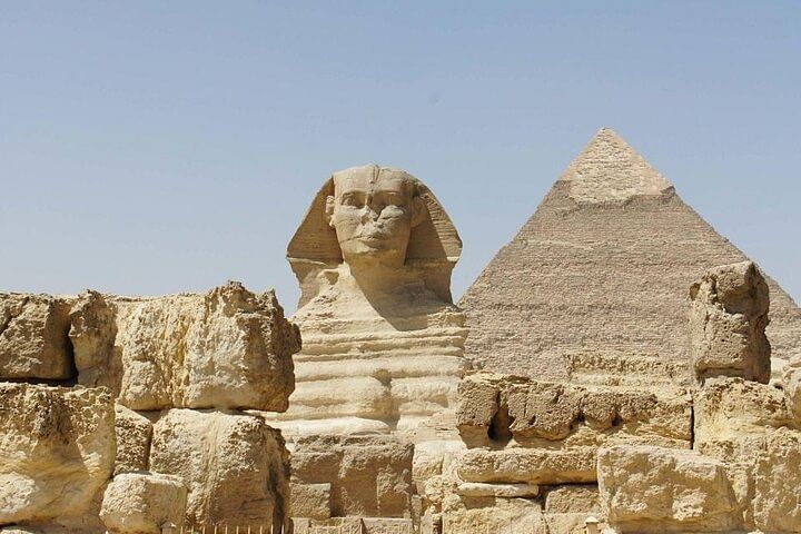 Cairo Pyramids, Sphinx & Egyptian Museum Tour with Nile Cruise from Hurghada