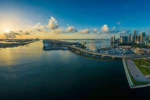 Miami Full-Day Combo Sightseeing Tour with 90 min cruise and Everglades Airboat 