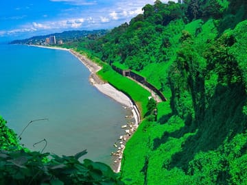 4 Full days in Georgia with private tour, free aiport