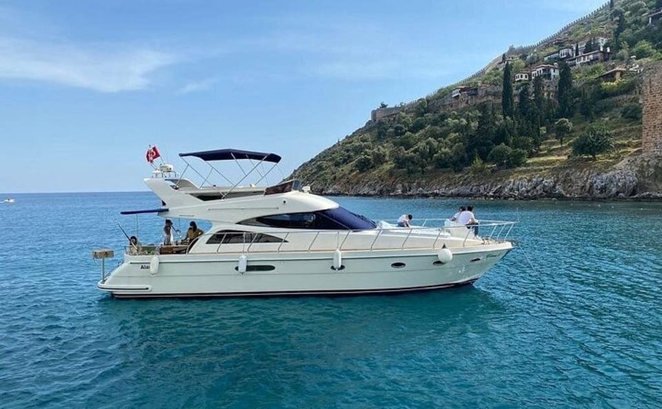 Private Yacht Tour Along Antalya's Stunning Coastline