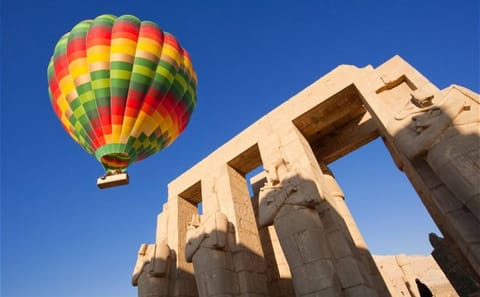 2-Day Luxor Cultural Tour from Hurghada with Hot Air Balloon