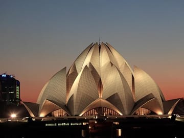 Half-Day Private Tour of New Delhi's Iconic Landmarks