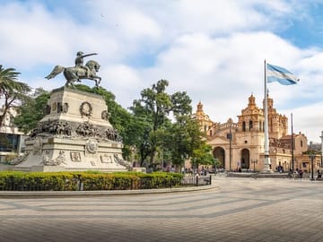 Córdoba City Tour with Visit to Jesuitic Square