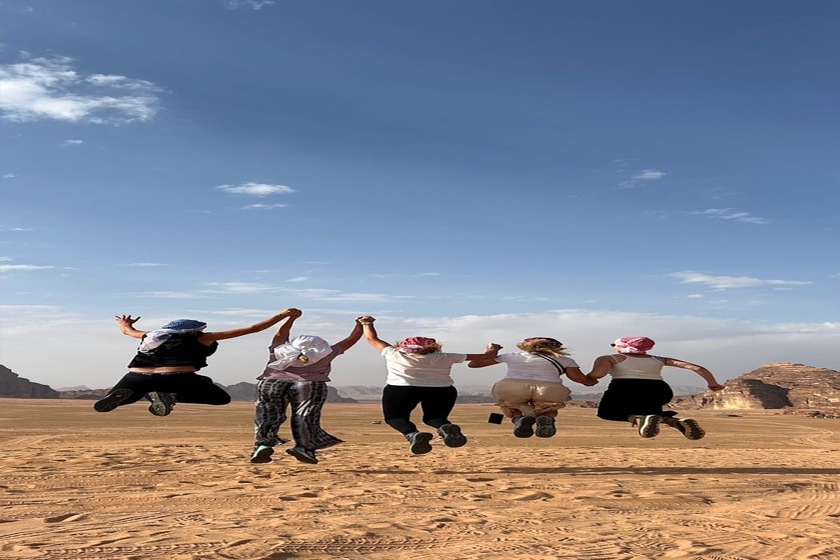 Private Jordan Jewels Tour: Dead Sea, Petra & Wadi Rum Adventure