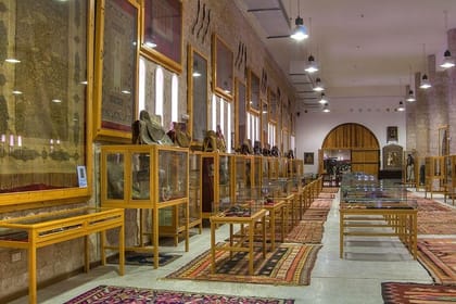 Cultural & Thrills: Sheikh Faisal Museum & Camel Race Adventure