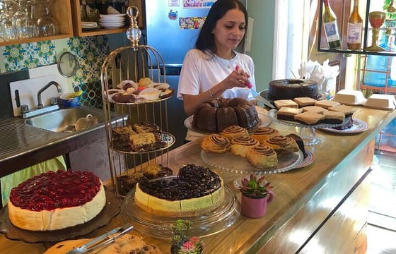 SHORE EXCURSION Zip Line, sloth park,City tour, Roatan sign & chocolate Factory