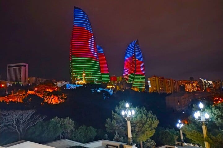 Baku-night-tour-highland-park-flame-towers-little-venice-boulevard