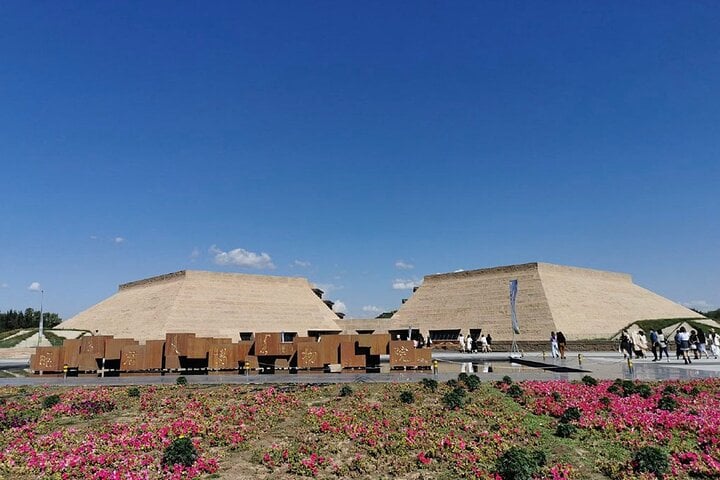Full-Day Private Guided Tour in Hohhot with Lunch 3