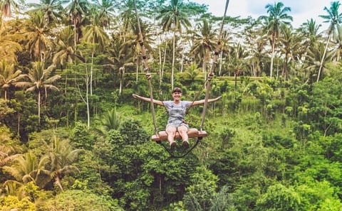 Private Floating Breakfast and Spa Experience in Ubud