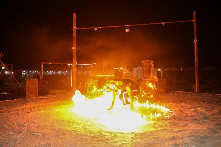 Cairo VIP Night in Giza: Bedouin Dinner, Live Show & Photographer