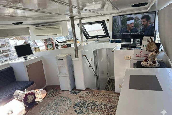 Private Boat , Fishing & Snorkeling Full Day & Lunch – Hurghada