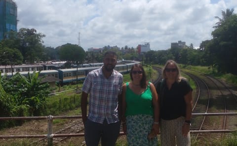 Tuk-Tuk Tour of Colombo's Cultural Landmarks and Markets