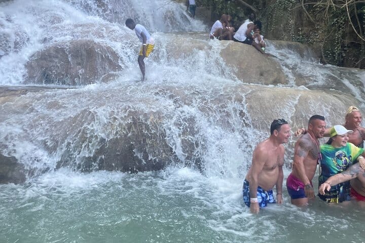 Half- Day Tour of Dunn's River Falls and Blue Hole in Ocho Rios 10