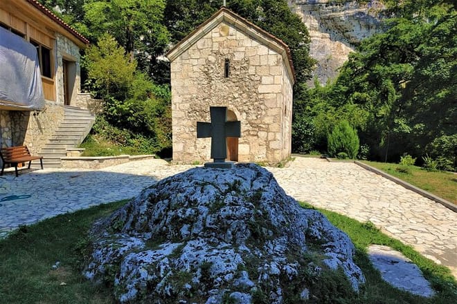 Imereti Tour: History, Caves & Scenic Wonders 8