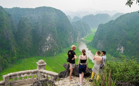 Ninh Binh Day Tour To Visit Hoa Lu – Trang An/Tam Coc – Mua Cave