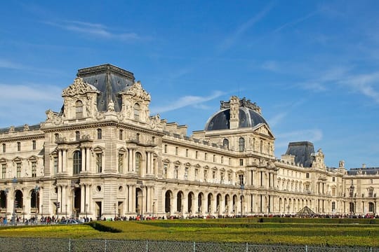 4 hours Paris VIP Private Tour with exclusive guide and driver both