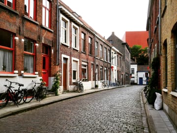 Day Trip from Paris to Explore Bruges' Canals and History
