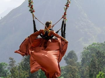 Ella Swing Adventure Over Scenic Sri Lanka Landscapes