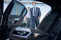 Private Transfer: GRU Airport to Sao Paulo City up to 15 People 1