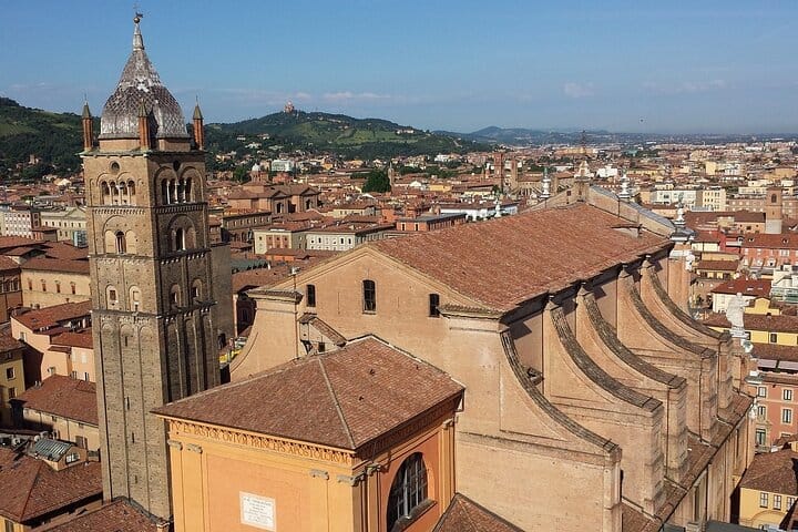 Bologna Private Walk Tour With A Professional Guide 2