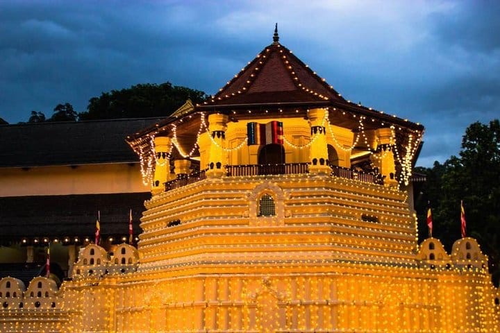 3 Days Tour to Kandy, Nuwara Eliya & Sigiriya