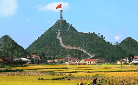 Hanoi to Ha Giang Loop: 3-Day Motorbike and Car Tour