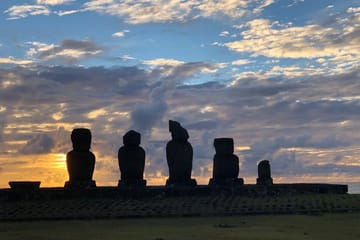 4-Day Easter Island Experience with Hotel, Tours & Dinner show