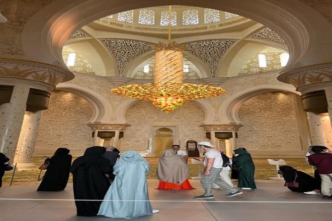 Abu Dhabi Tour Grand Mosque Ferrari World Included photo 5