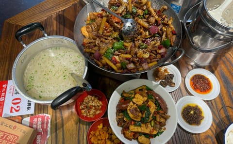 Lijiang Evening Food Tour with Local Guide and Tastings