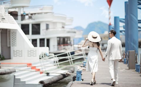 Luxury Day Trip to Halong Bay from Halong International Port