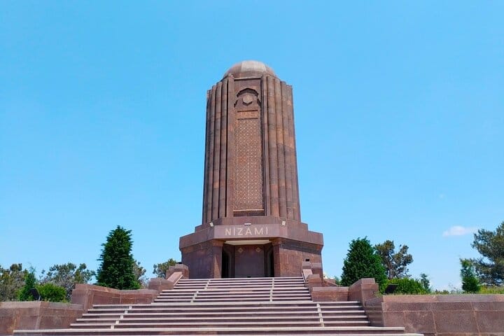 Nizami_Ganjavi_mausoleum_in_Ganja,_Azerbaijan_Ganja_tour