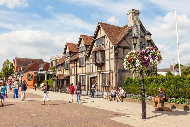 Day Trip from London to Stratford-upon-Avon and Warwick Castle