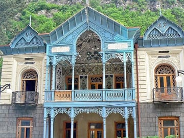 Private Day Trip: Stalin Museum, Uplistsikhe and Borjomi Park