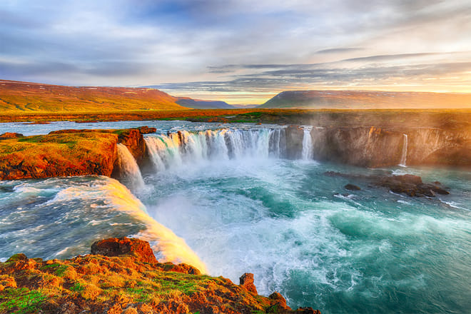 6 Day - Around Iceland Adventure - Standard Package
