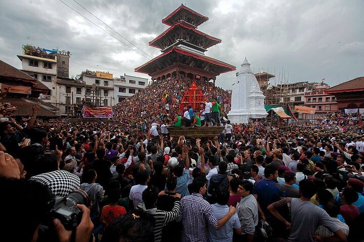 Explore Kathmandu: Swayambhunath Stupa, Durbar Square & Kirtipur Tour