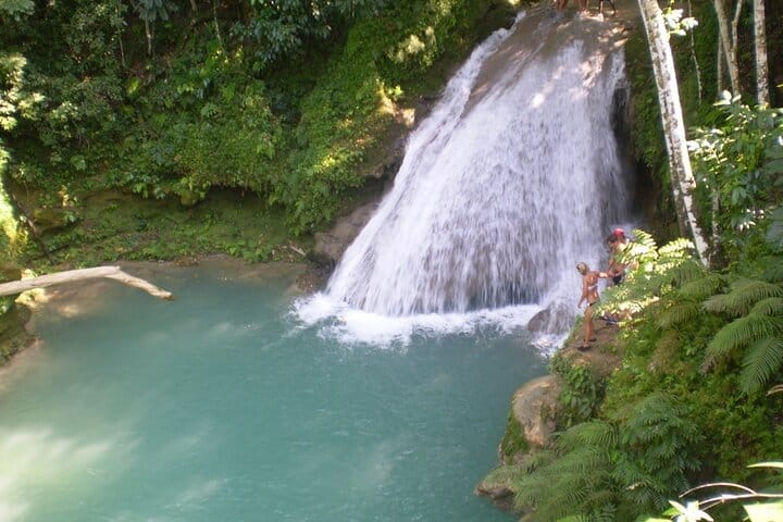 Half- Day Tour of Dunn's River Falls and Blue Hole in Ocho Rios 8