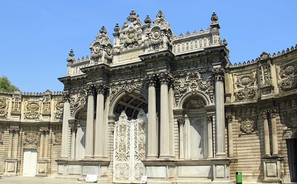 Istanbul Two Continents Tour with Dolmabahçe Palace and Cruise