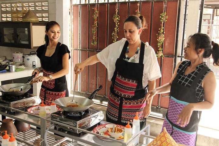 Pink Chili - Thai Cooking Class and Market Tour in Bangkok 3