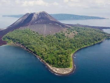 Private Guided Volcano and Stony Bubble Tour in Bandung