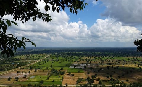 Siem Reap to Battambang Private Guided Tour (Day Trip)