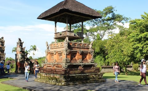 Private Tour of Bali Temples and Leke Leke Waterfall