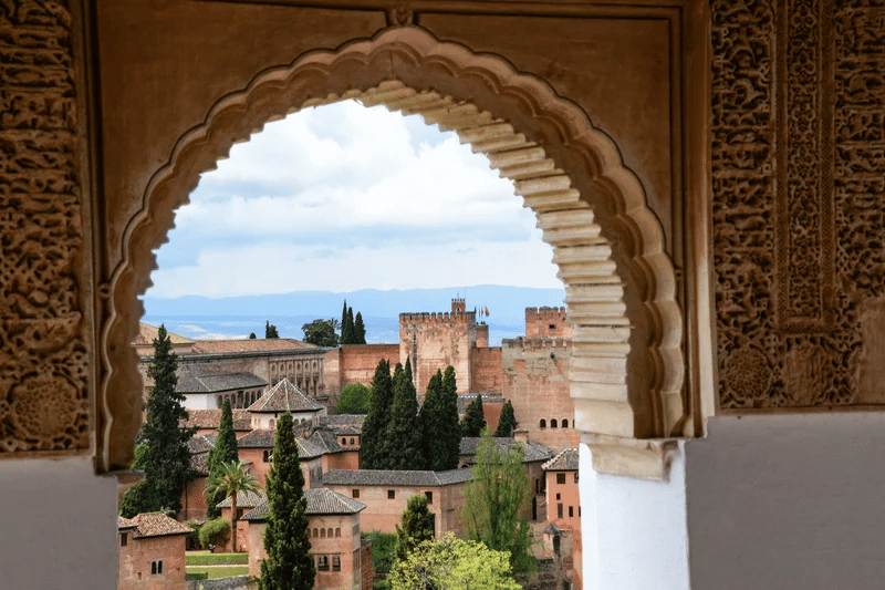Granada tour with entrance to the Alhambra from Marbella in English 4